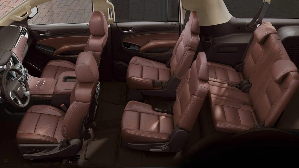 Chevrolet Suburban 2016 салон