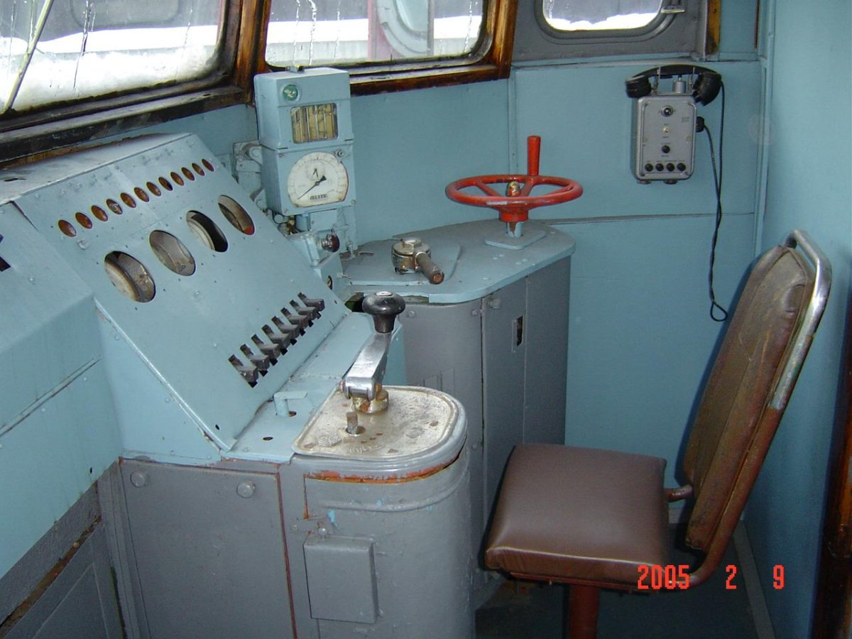 Кабина машиниста электропоезда эр2 1123