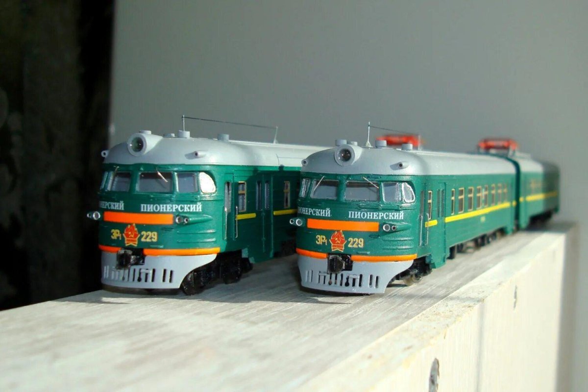 Эр9 электропоезд модель