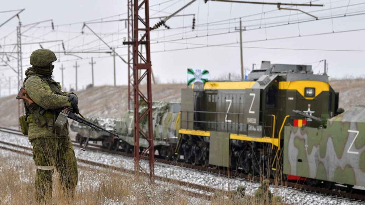 Бронепоезд ЖДВ РФ