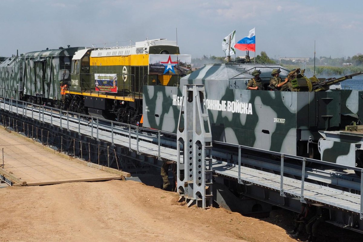 Автомобильный Железнодорожный Паромный комплекс в порту Усть-Луга