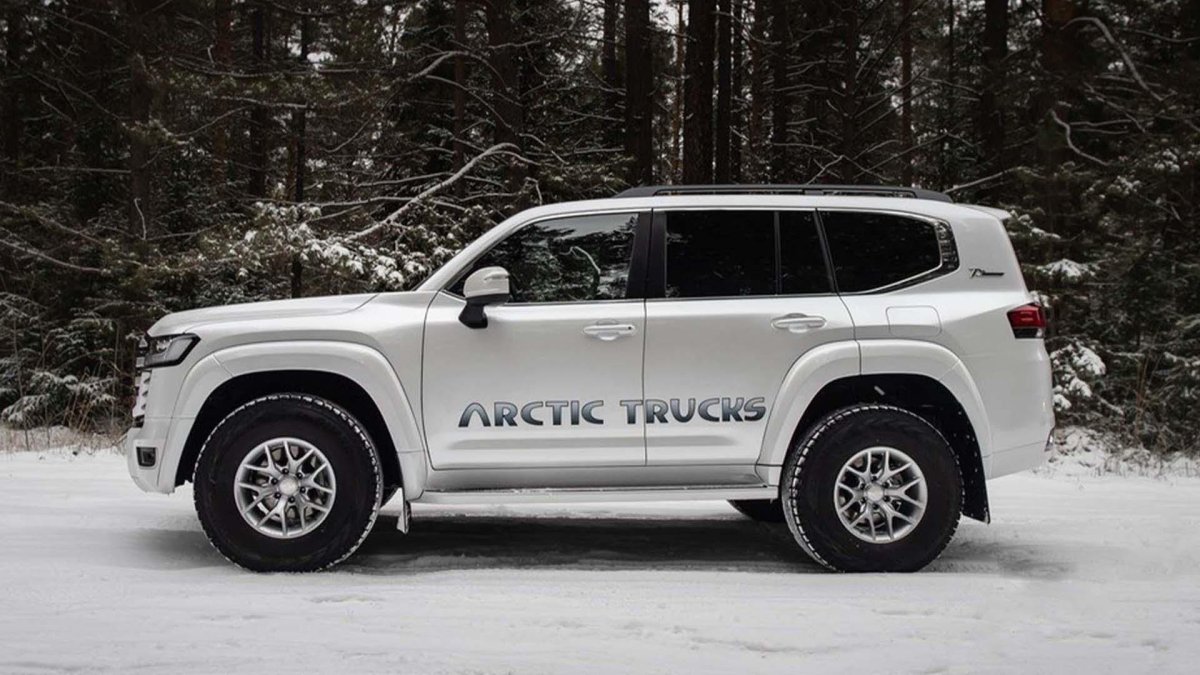 Toyota Land Cruiser 300 Arctic Trucks
