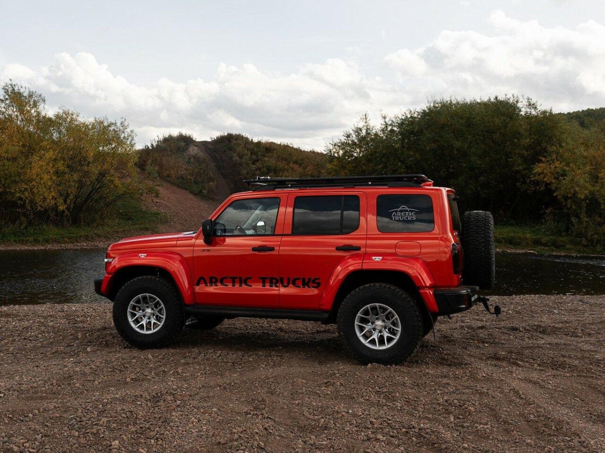 Tank 300 Arctic Trucks