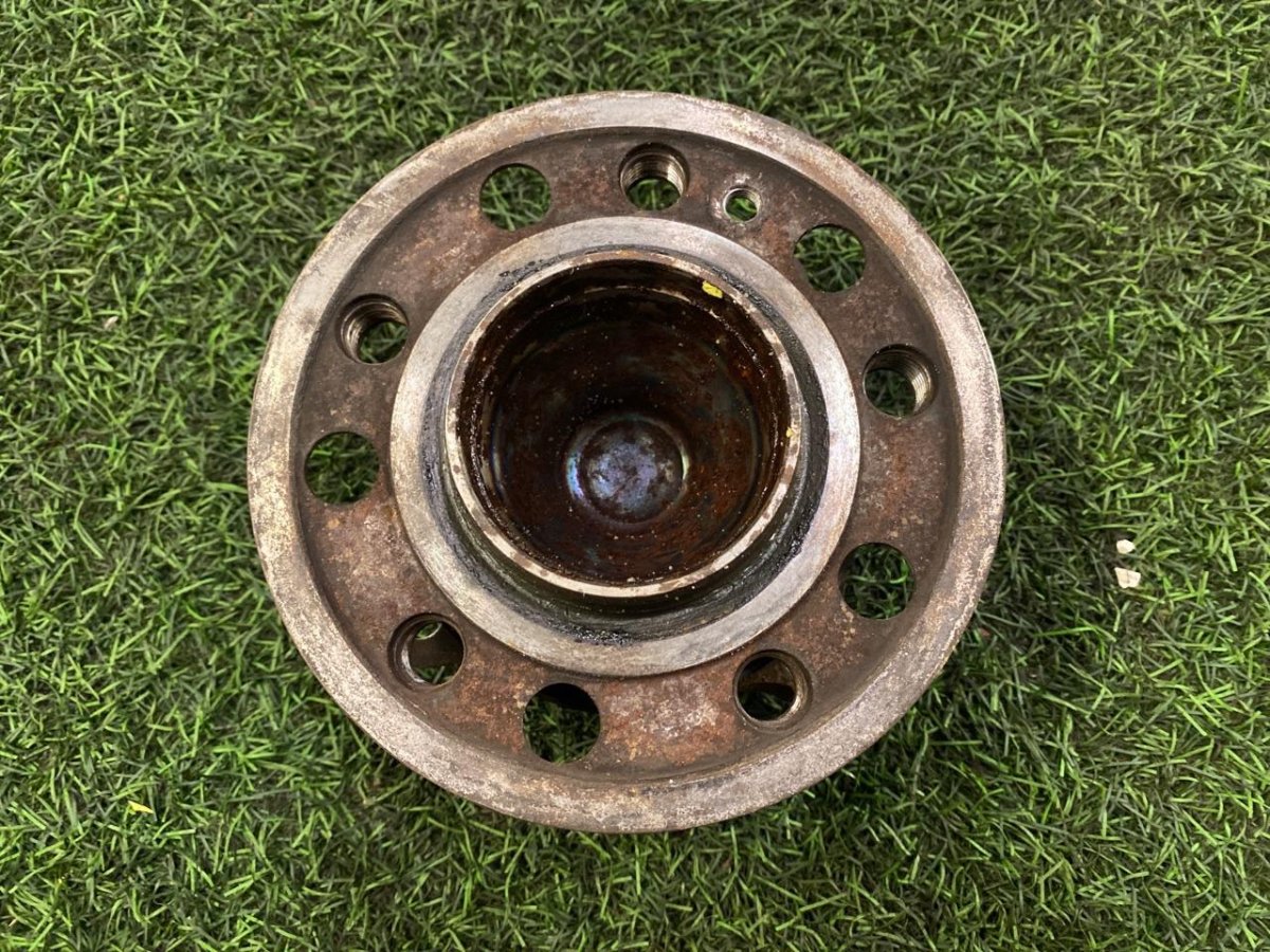 Передняя ступица Мерседес