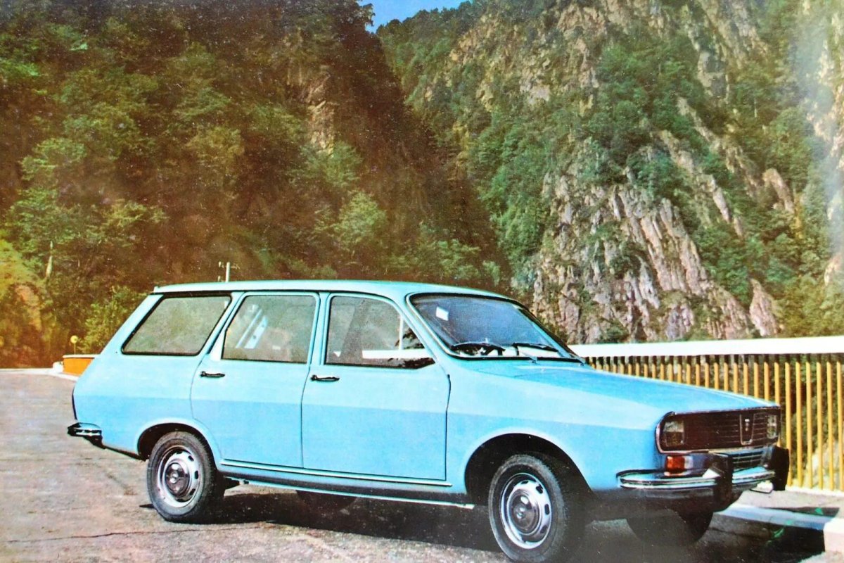 Машина Dacia 1300