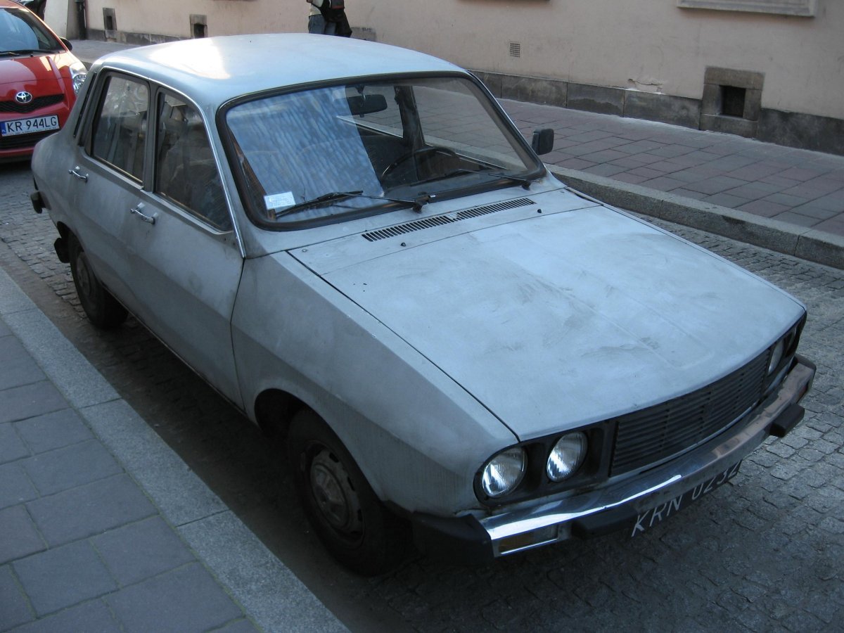 Седан Dacia 1300