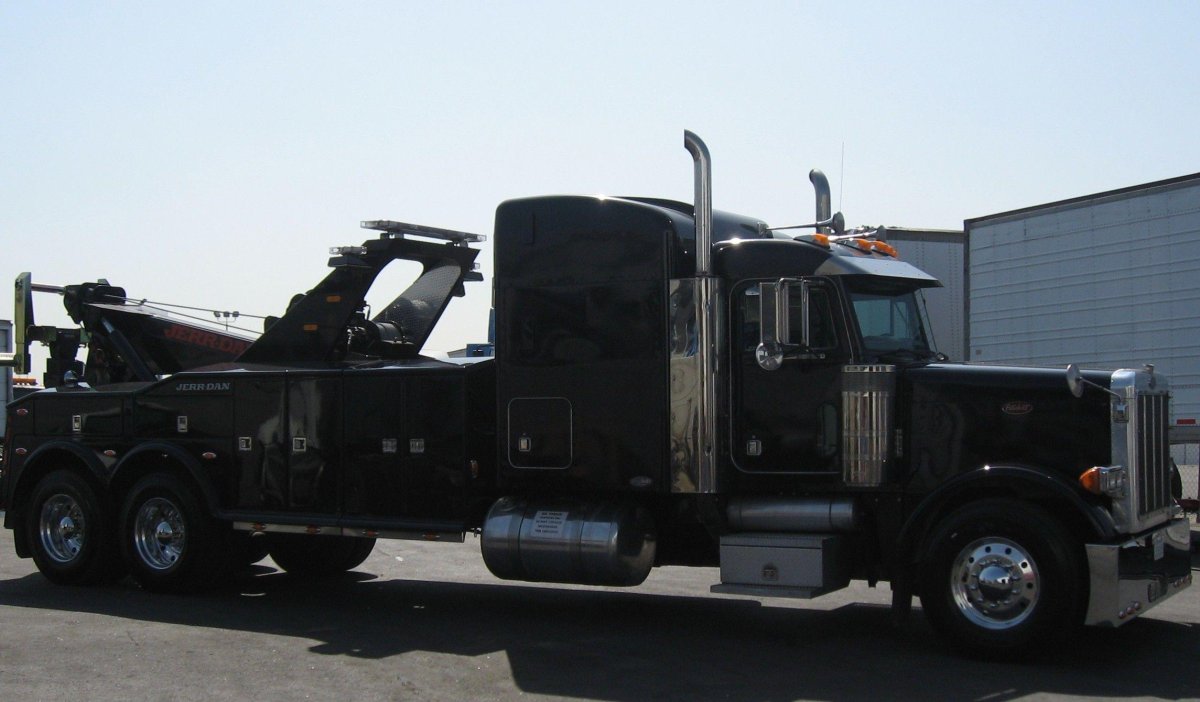 Петербилт эвакуатор грузовой