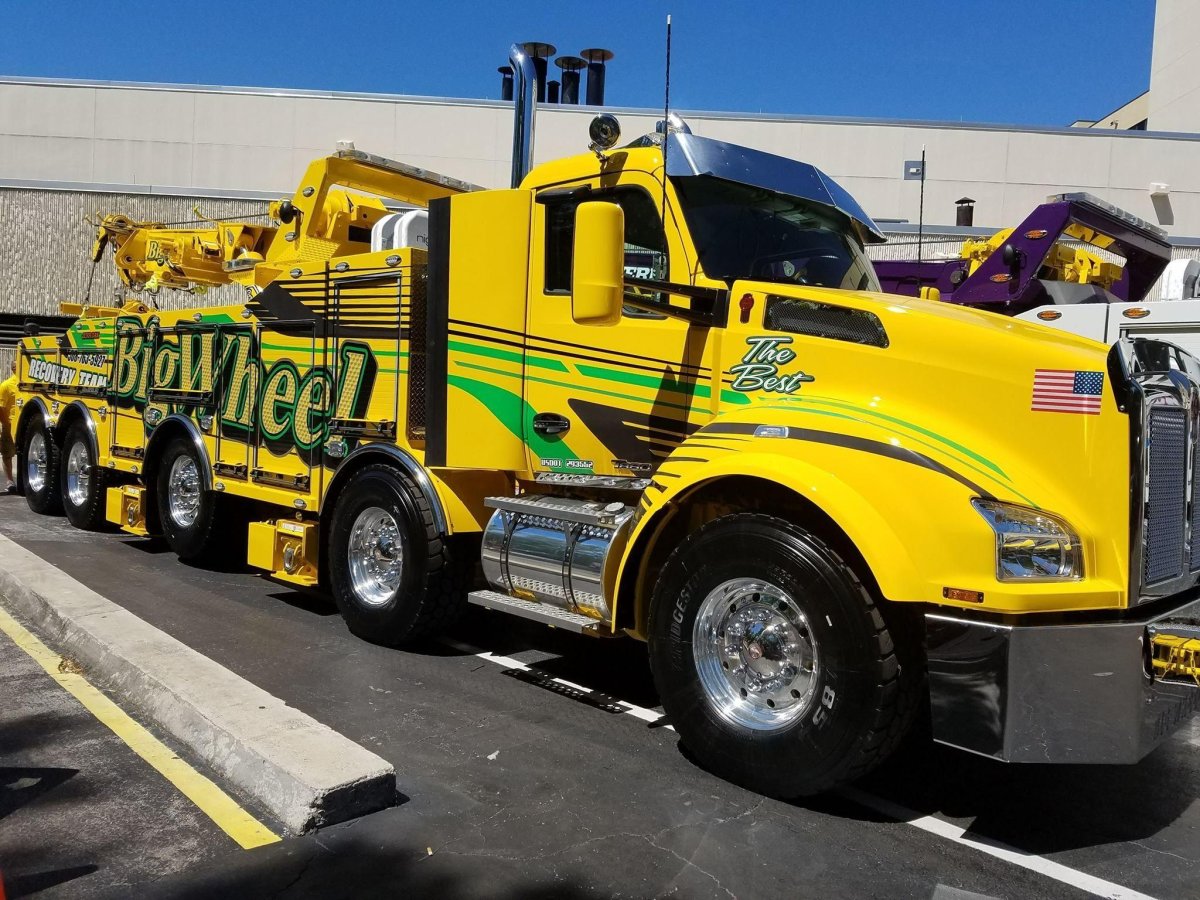 Грузовой эвакуатор Вольво 30 т