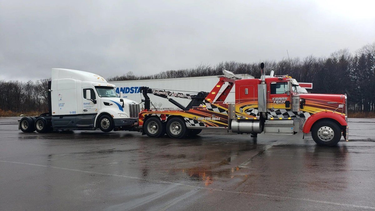 Эвакуатор freightliner Fla 9664