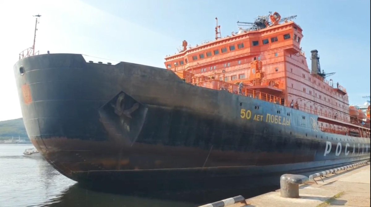 Ледокол Ямал и 50 лет Победы