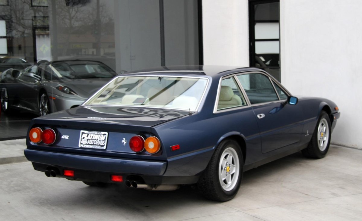 Ferrari 412
