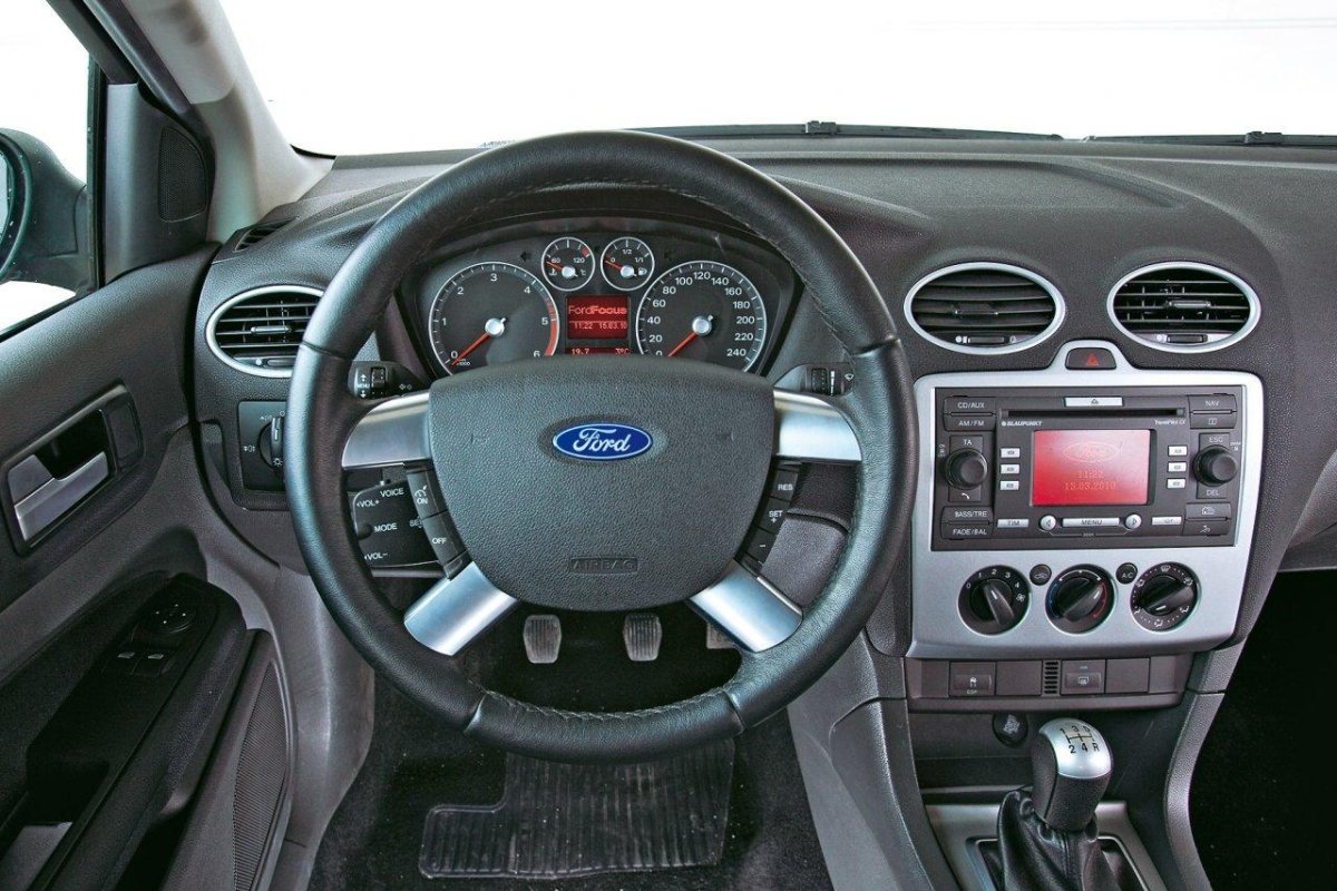 Ford Focus 2 2005 салон