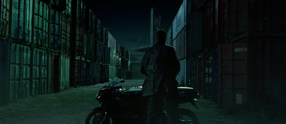 Я робот фильм 2004 на мотоцикле