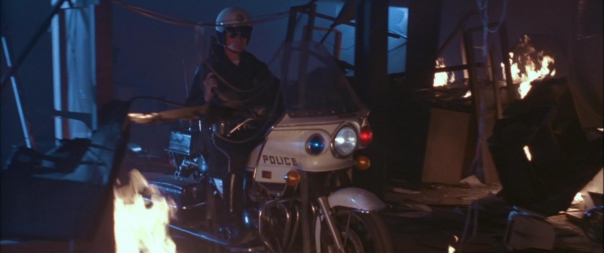 Терминатор 2 т1000 на мотоцикле