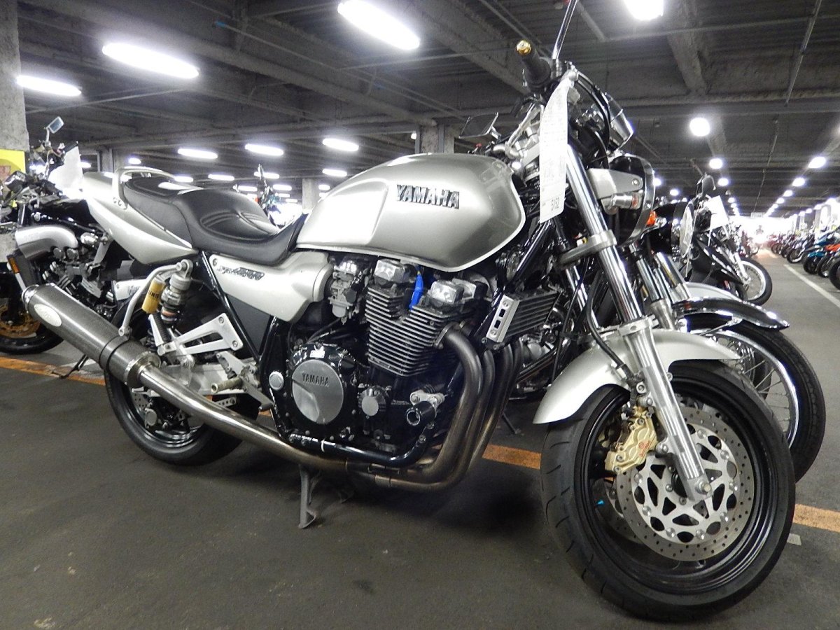 Yamaha XJR 1200