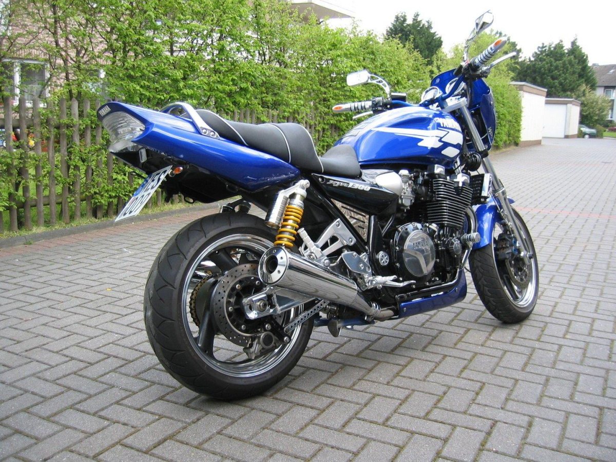 Ямаха XJR 600