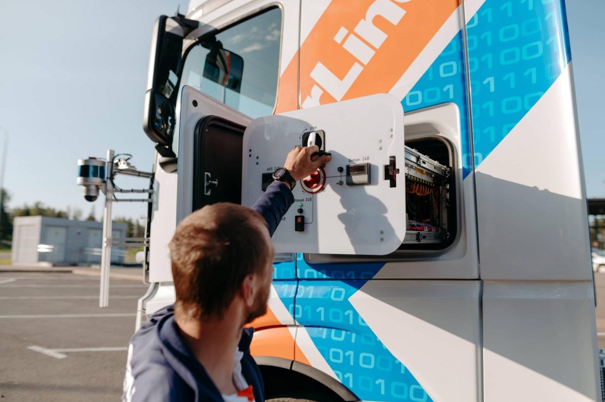 Старлайн беспилотный грузовик