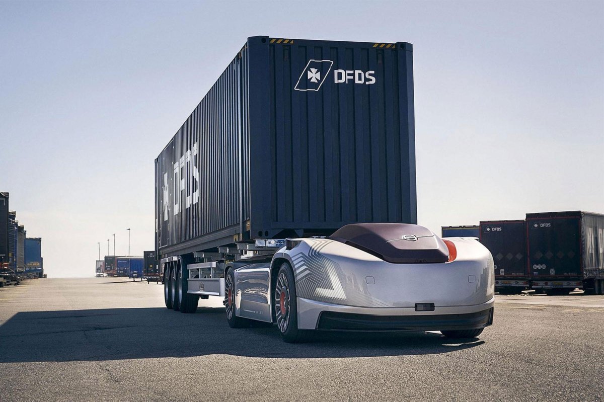 Беспилотный тягач Volvo