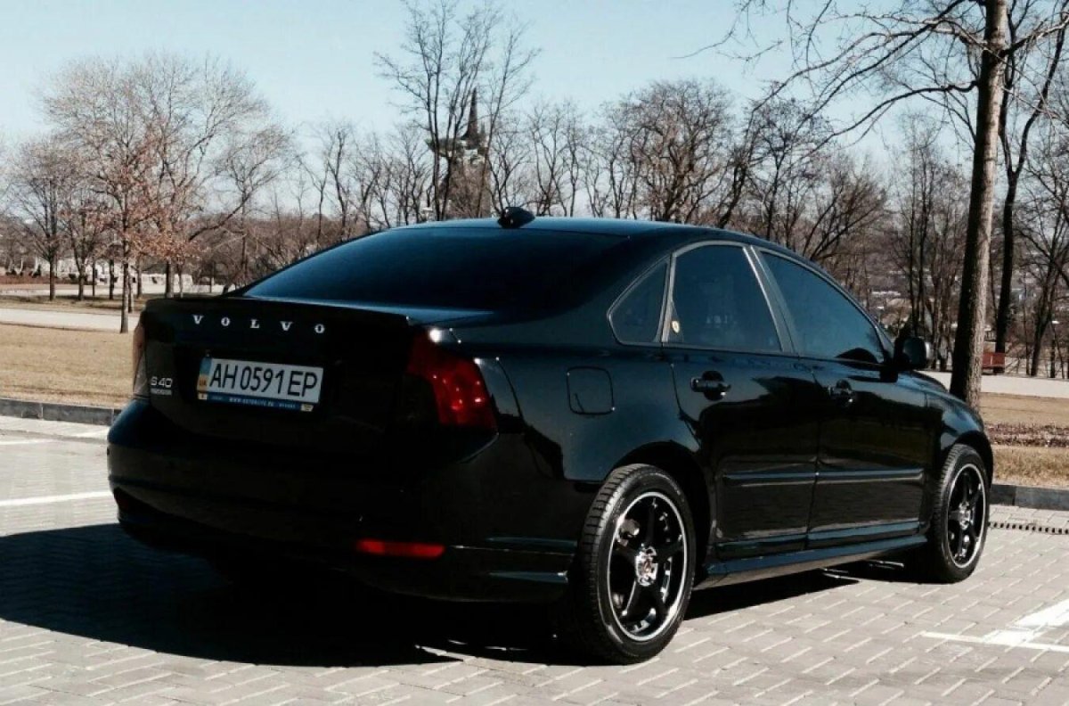 Volvo s40 черная