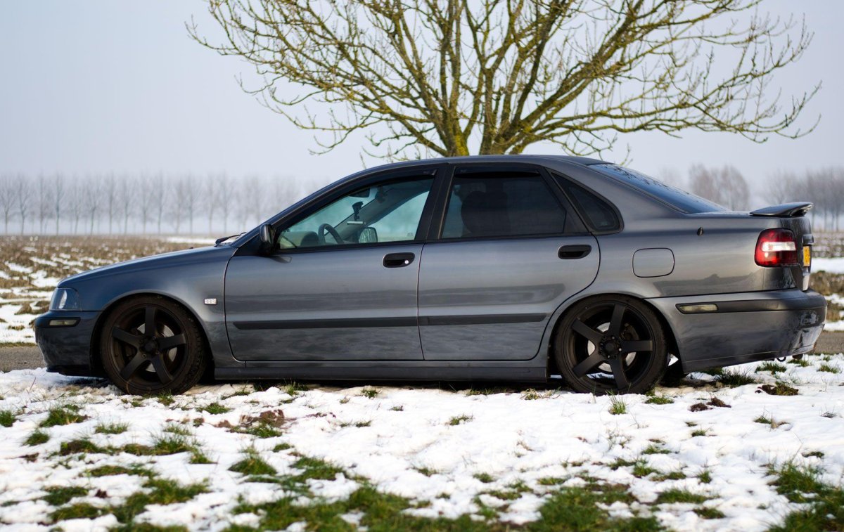 Volvo s40 1 stance