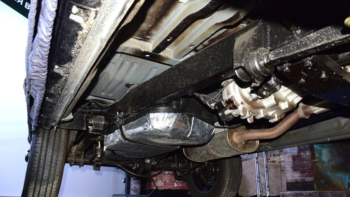 УАЗ Патриот снизу