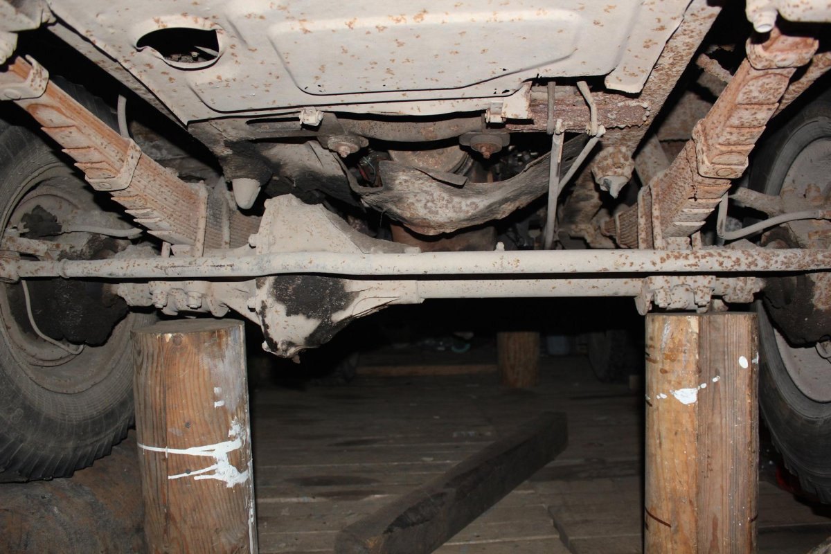 УАЗ 452 снизу