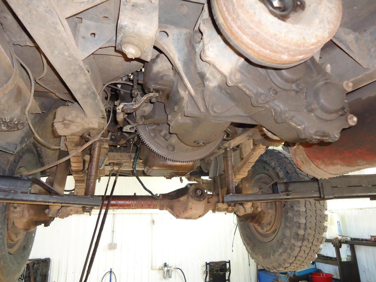 УАЗ 452 снизу