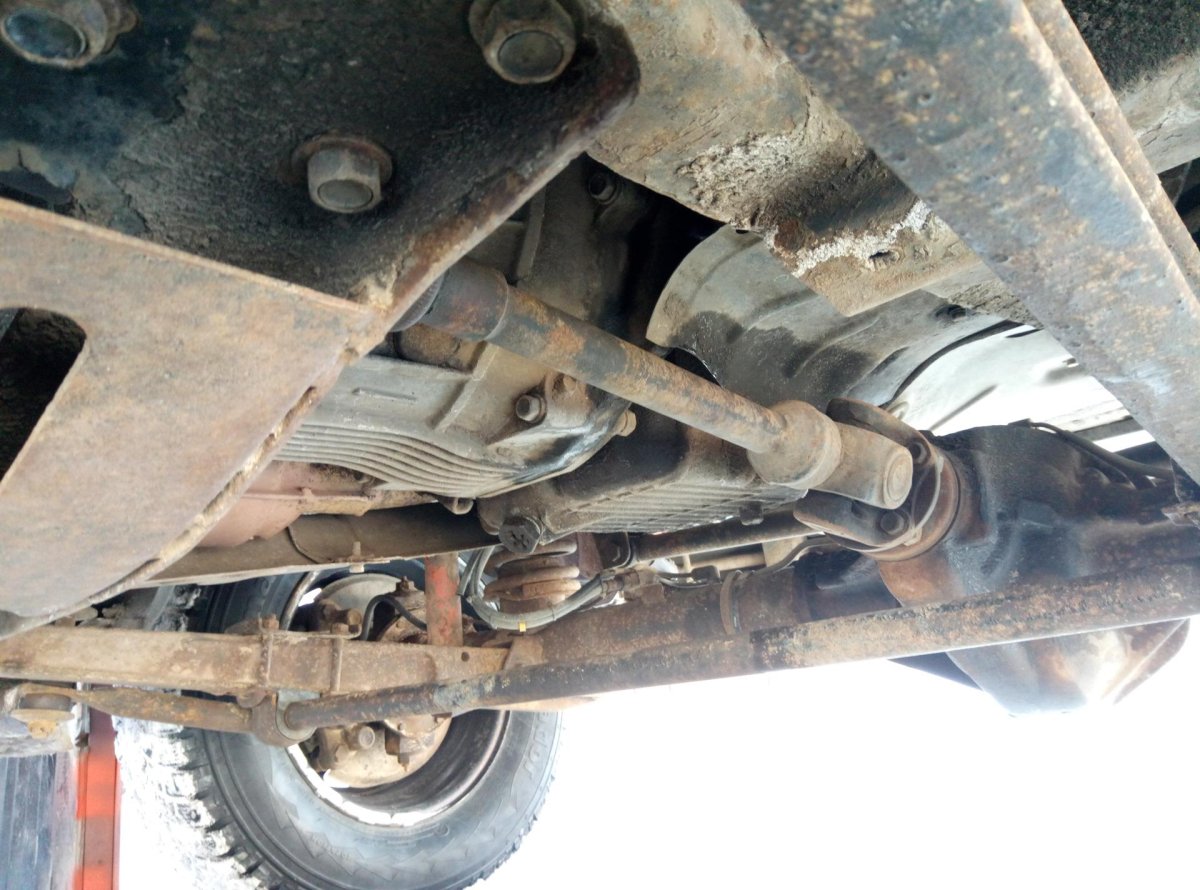 УАЗ Буханка передний кардан вид снизу