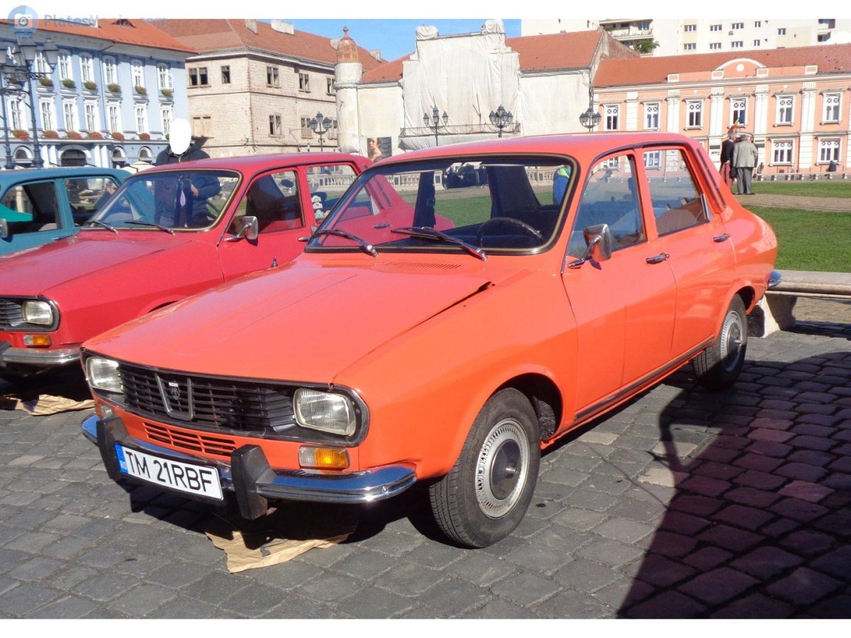 Машина Dacia 1300