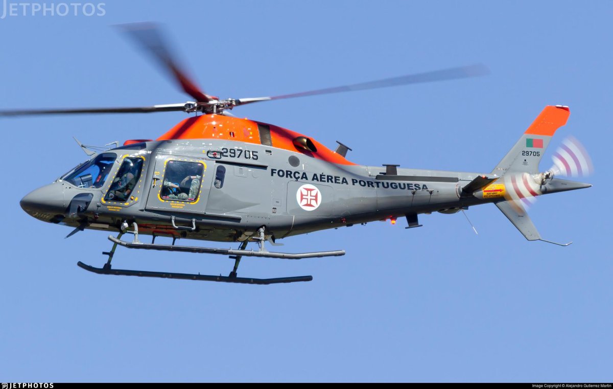 AW 08 самолет