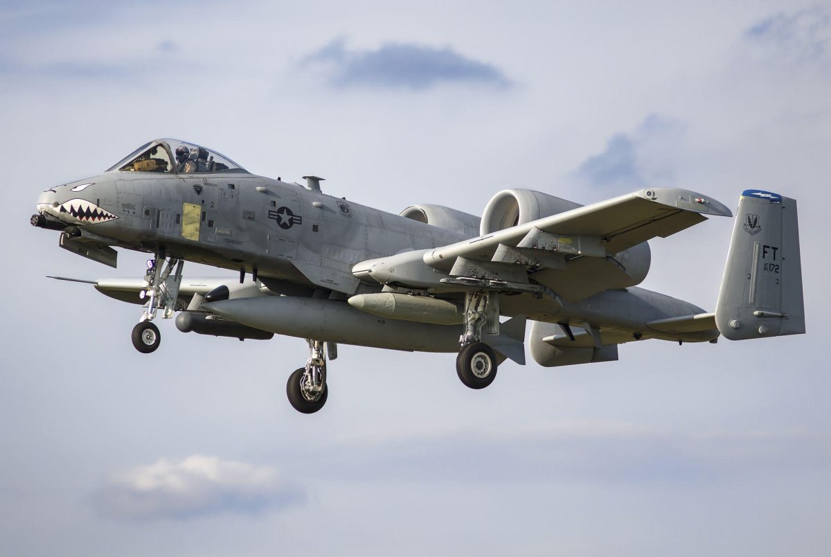Штурмовик a-10c Thunderbolt 2