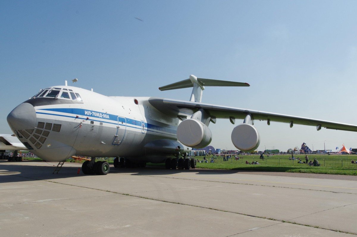 Ил-76 военно-транспортный самолёт фото