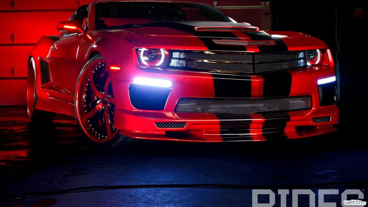 Шевроле Мустанг красная