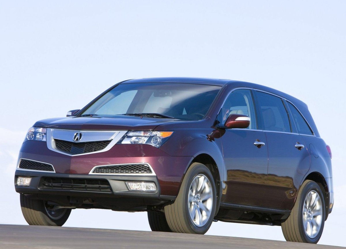 Машина Акура МДХ