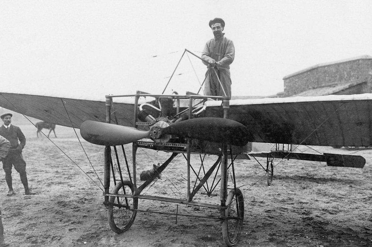 Первый полет на самолете Луи Блерио