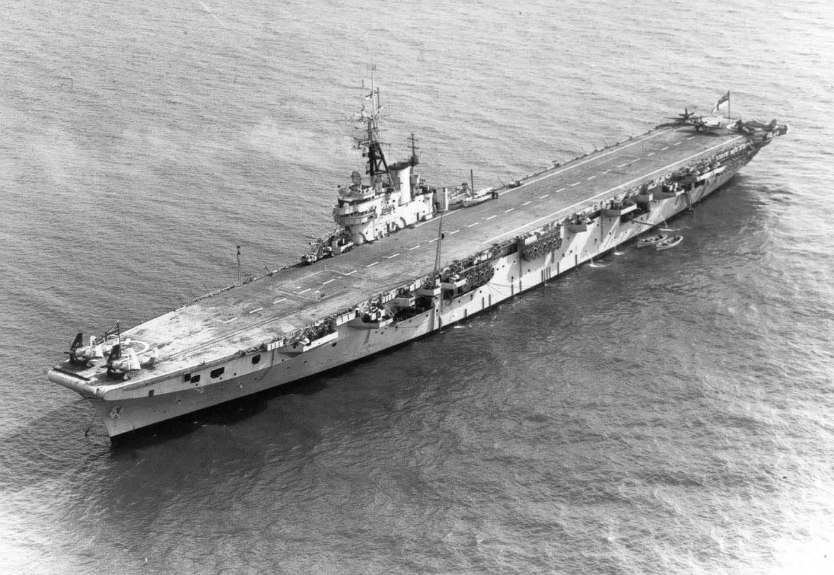 HMS Colossus авианосец