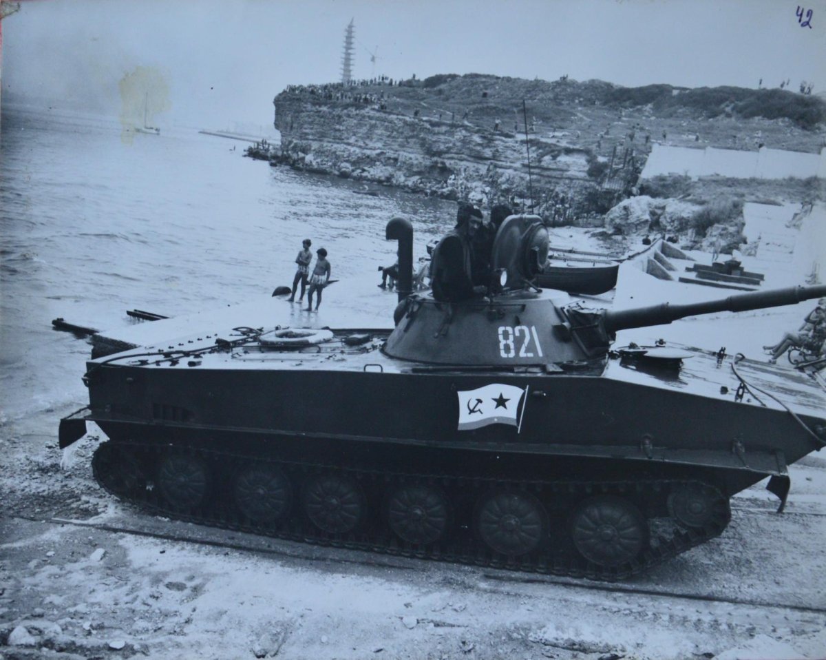 Плавающий танк СССР пт-76