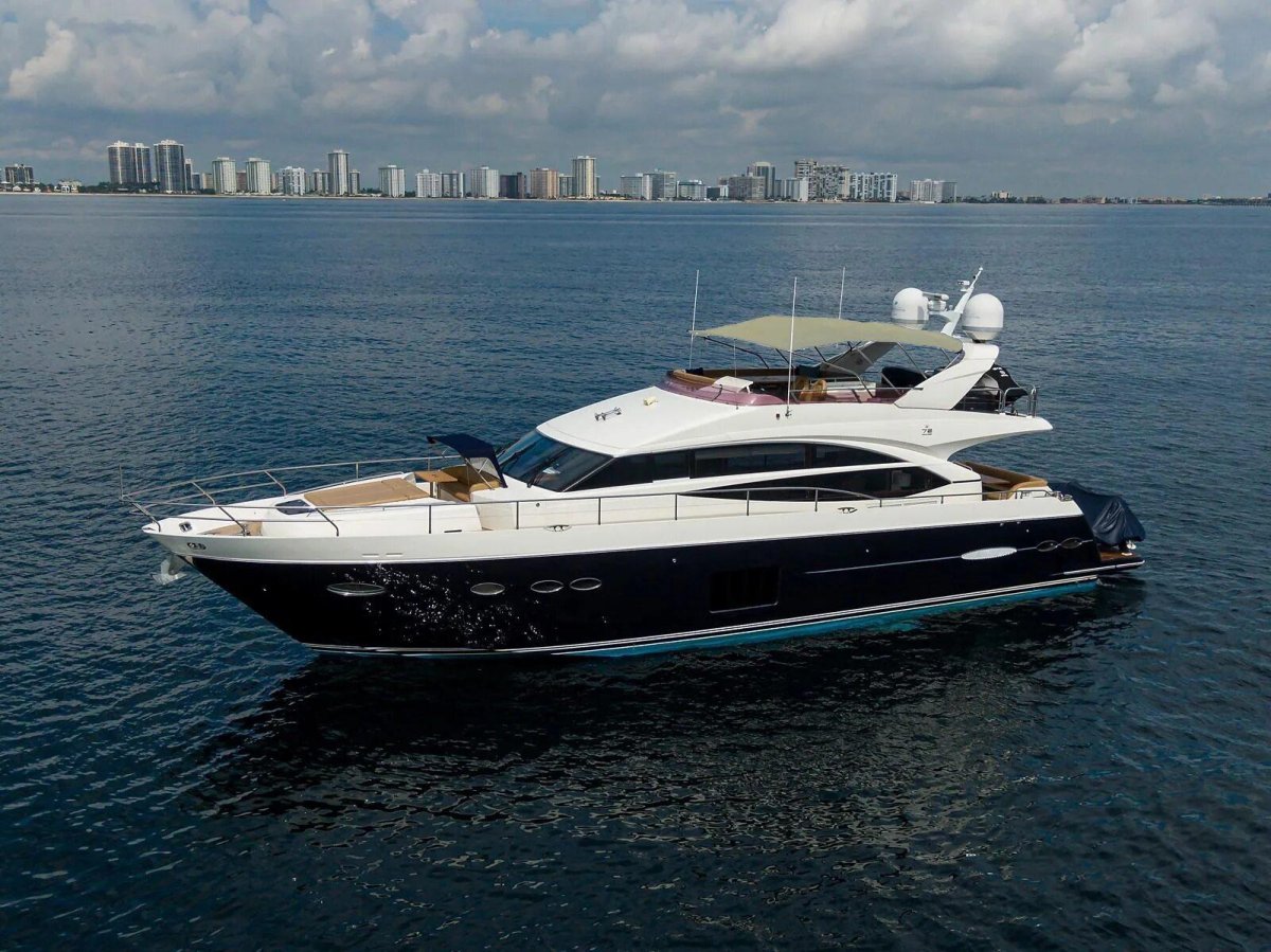 Яхта принцесса 72