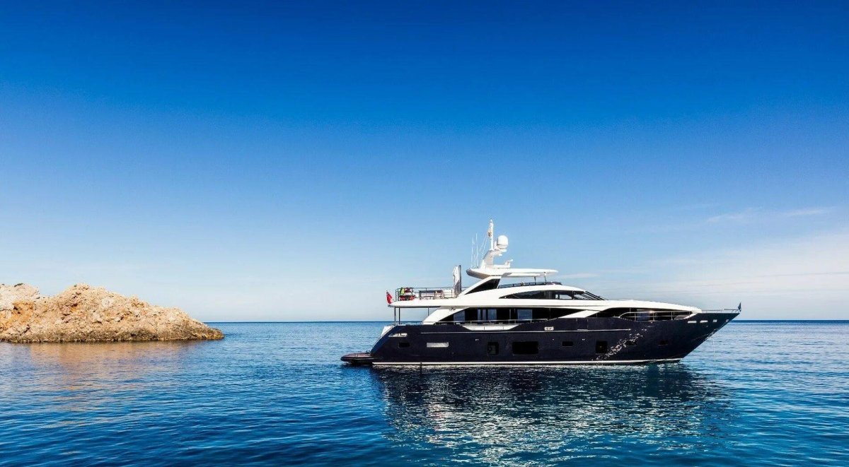 Яхта принцесса 30м