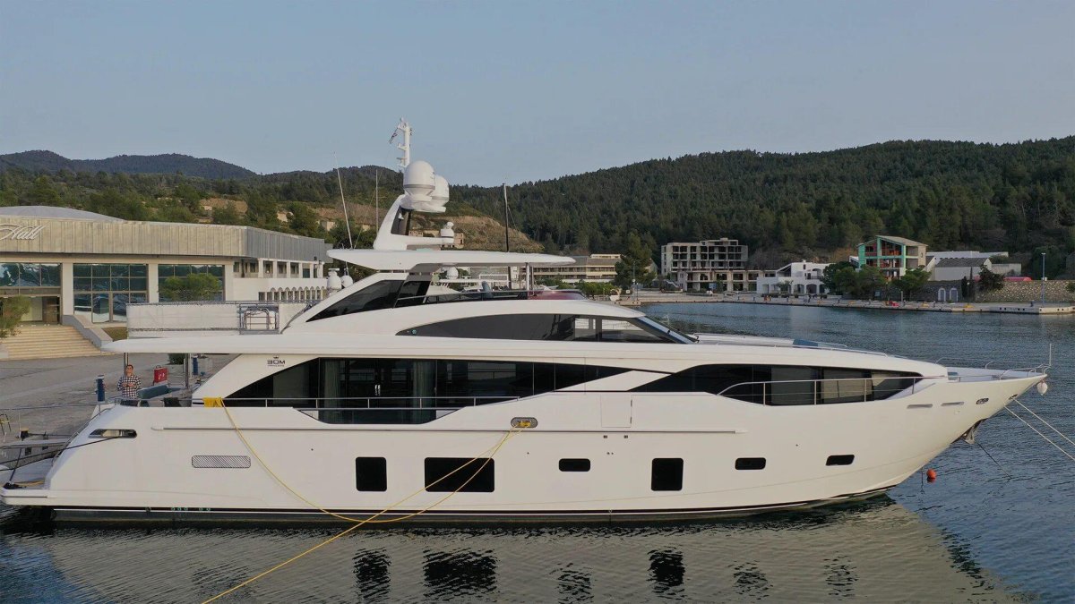 Princess 30m яхта