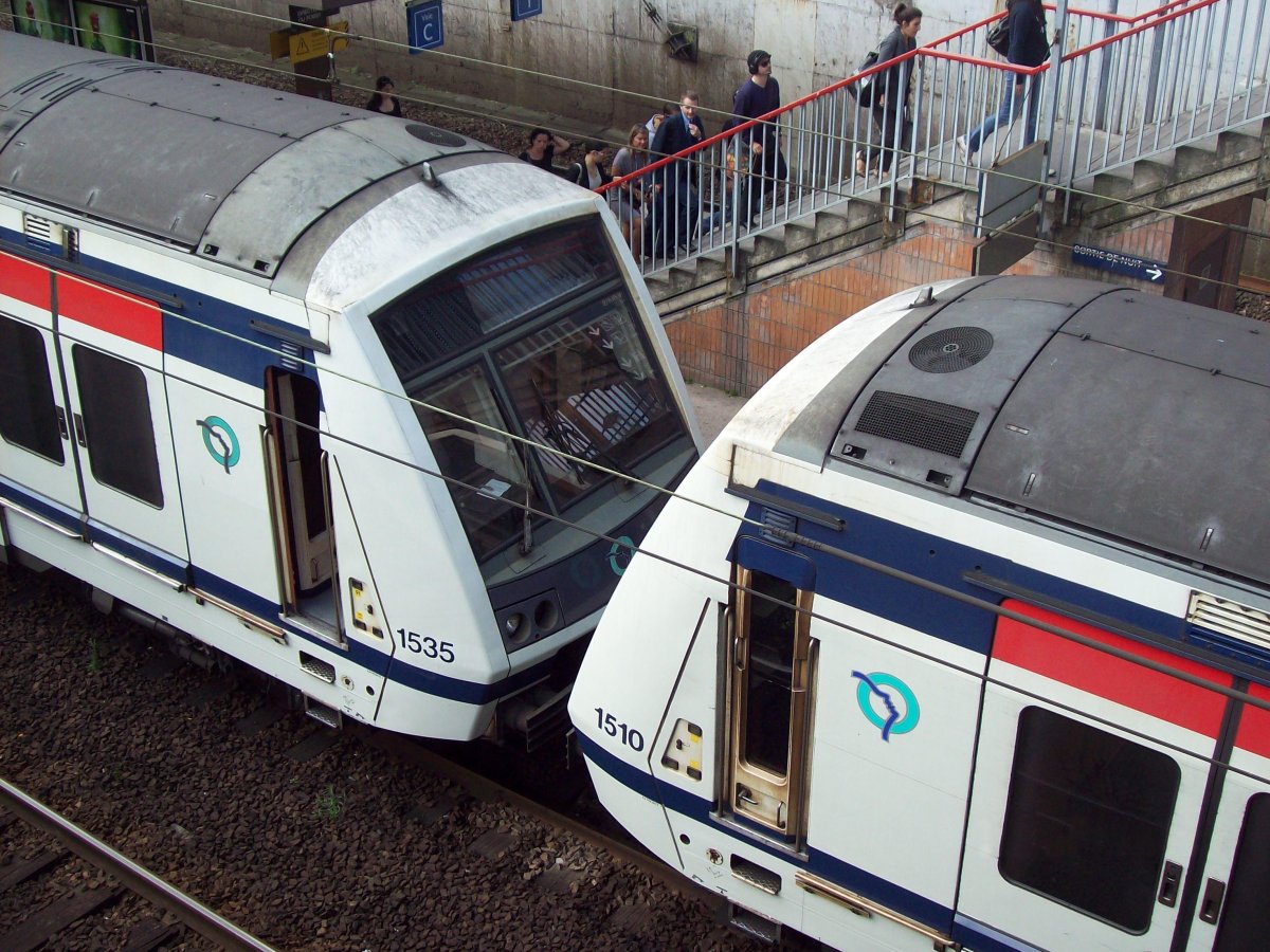 Электричка RER Париж