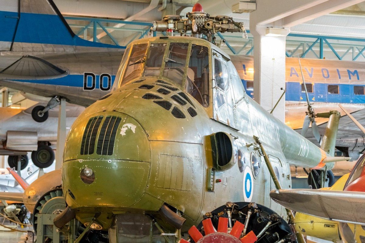 Ми-4 вертолет кабина