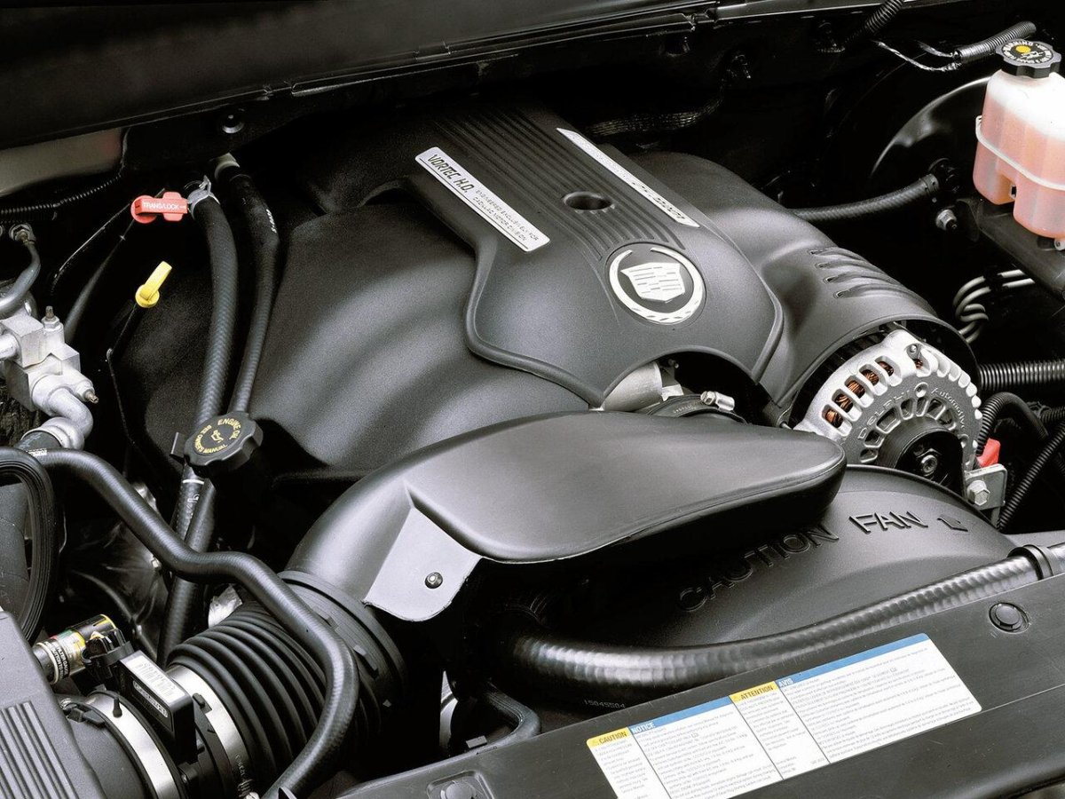 Кадиллак Эскалейд мотор