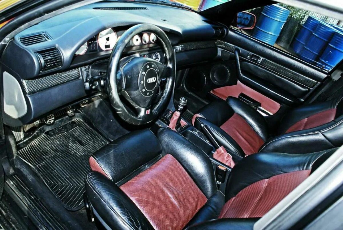 Тюнинг салона Ауди 100 с4