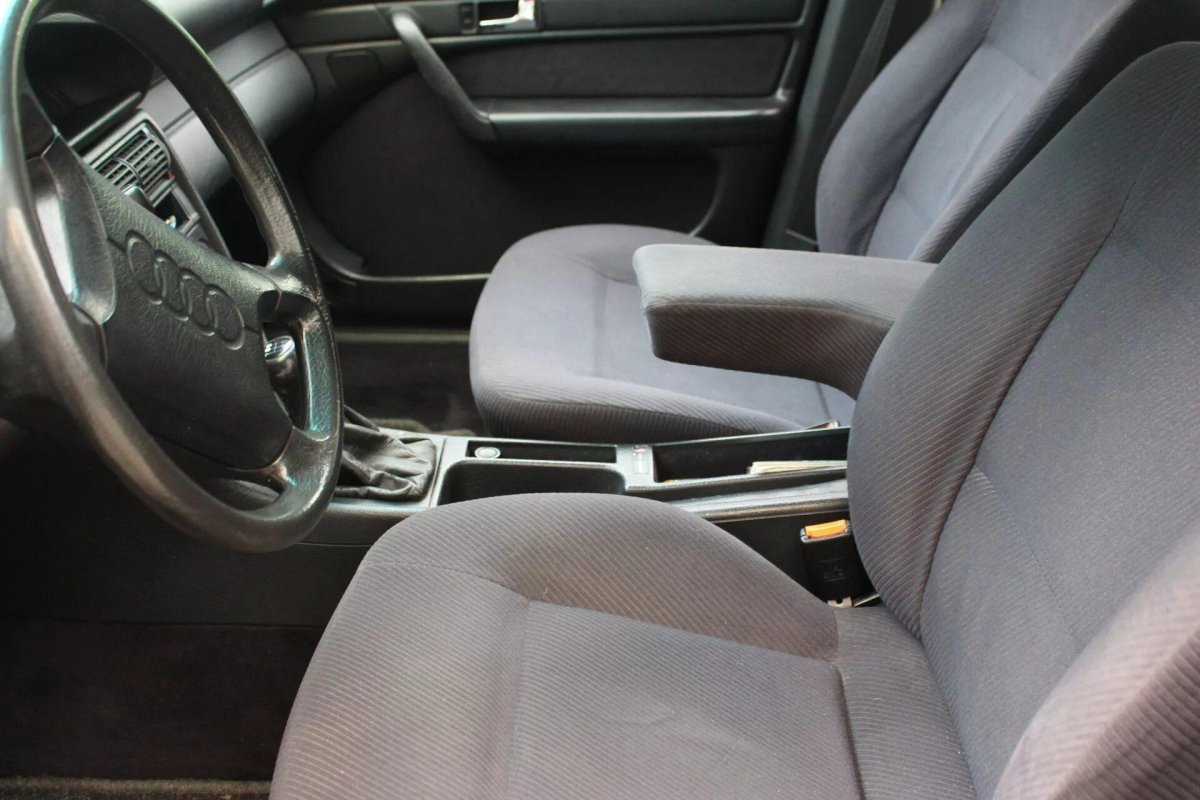 Подлокотник Audi a6 c4