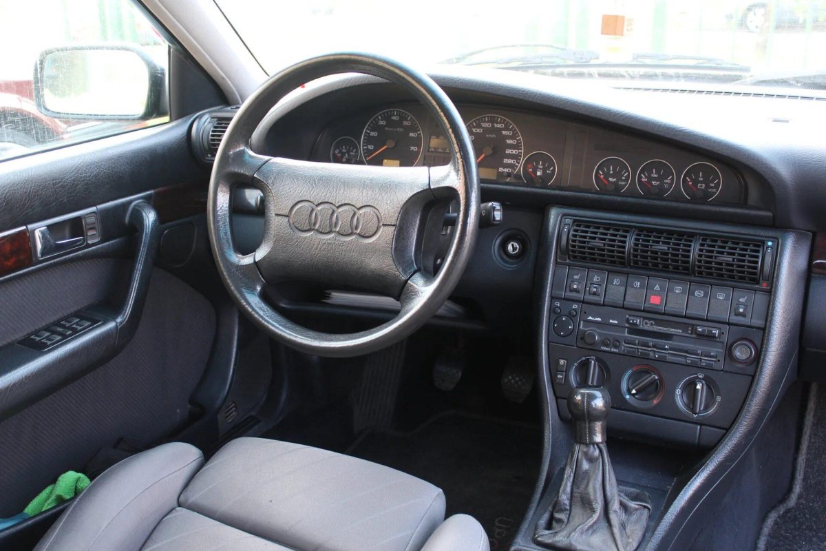 Ауди 100 с4 2.3 салон