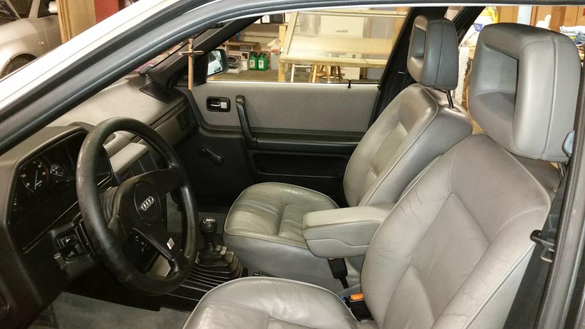 Ауди 100 с3 кожаный салон