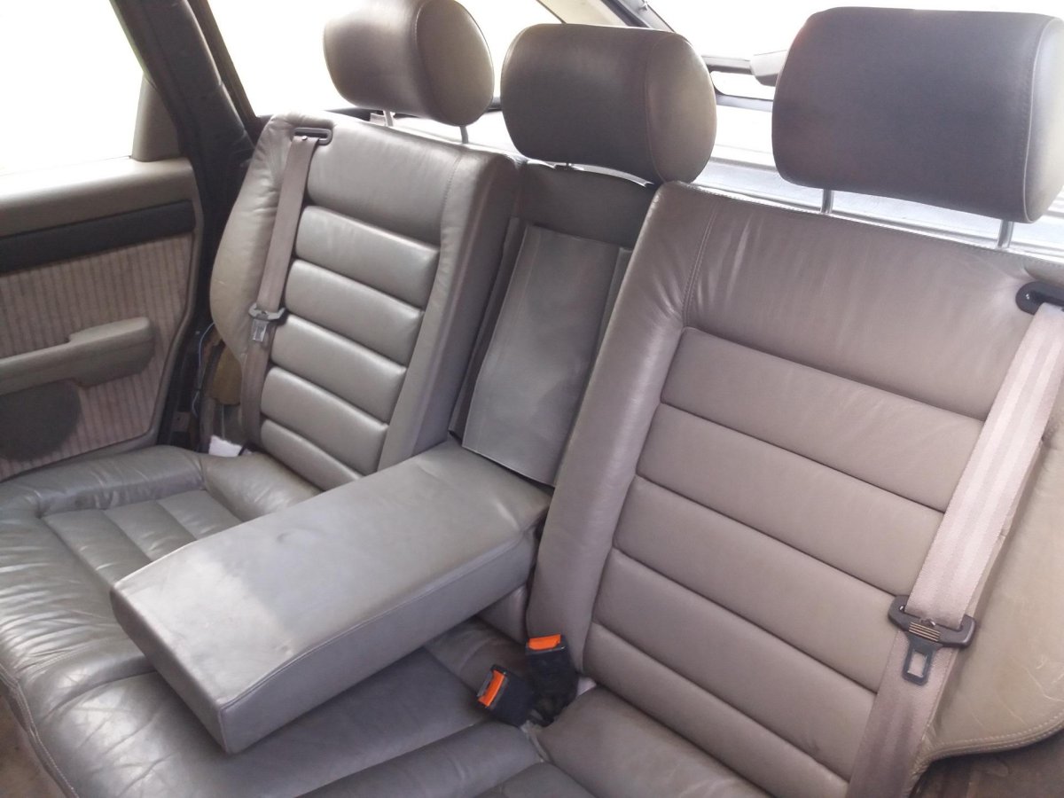 Ауди 100 салон сзади