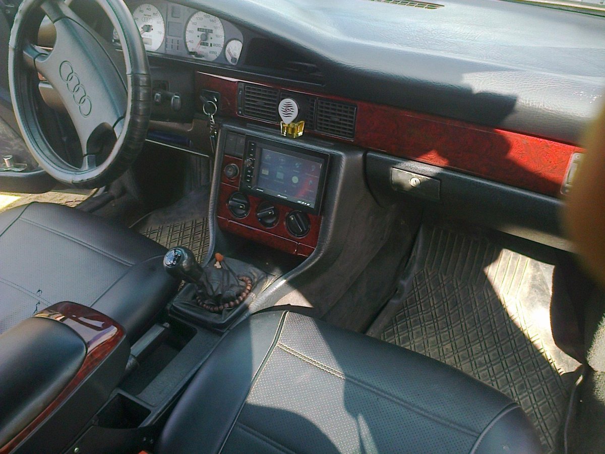 Ауди 100 салон