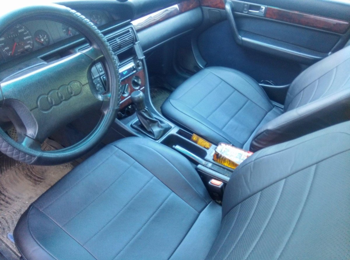 Ауди 100 салон